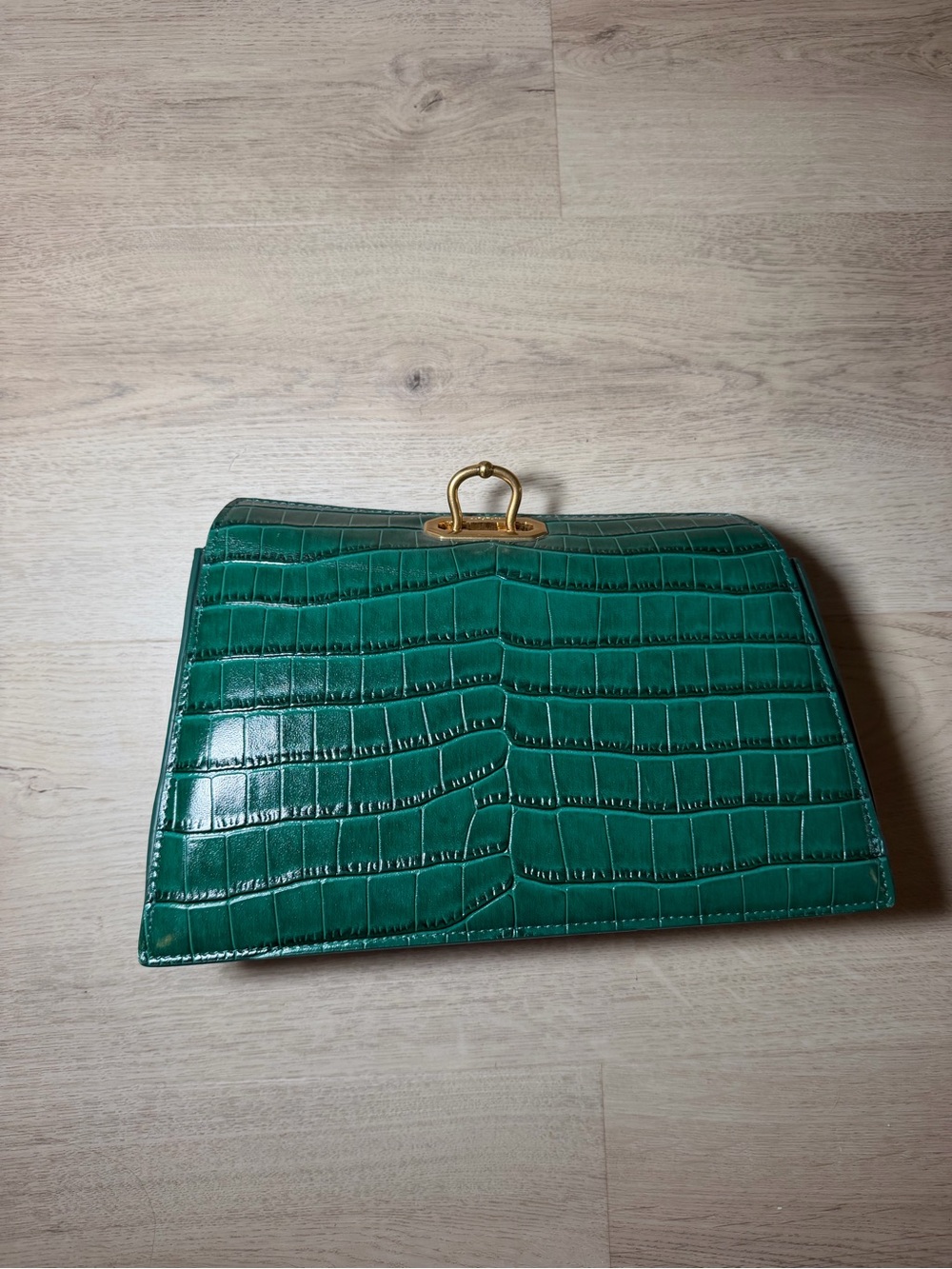 Songmont Green Croc-Embossed Shoulder Bag with Gold-Tone Clasp